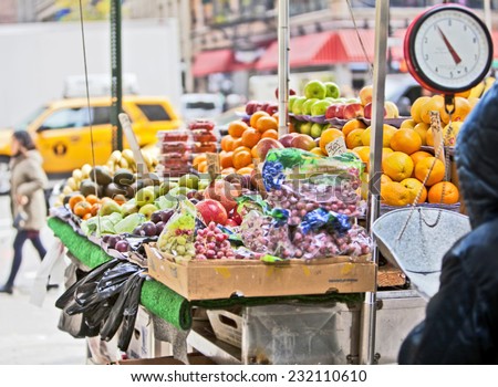 Fresh fruit stall on the streets of New York