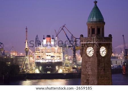 Hamburg queen mary cruise liner
