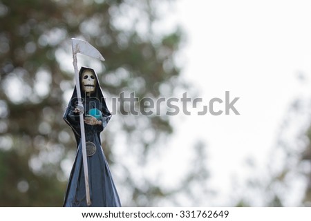 Los Angeles - USA - October 24, 2015:  Skeleton Sculpture durting the Day of the Dead Festival (Dia de Los Muertos ) at Hollywood Forever Cemetery.