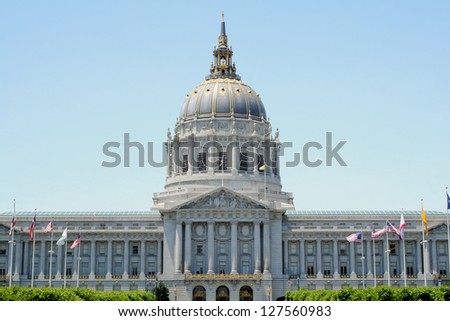 San Francisco City Hall is Beaux-Arts architecture and located in the city\'s civic center.