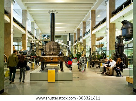 LONDON, ENGLAND - MAY 31: Stephenson\'s \'Rocket\' locomotive Science Museum in London on May 31, 2015 in London
