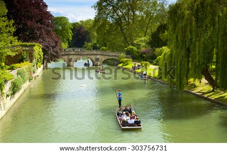 CAMBRIDGE, ENGLAND - MAY 28: Trinity College, University of Cambridge. Punting on the River Cam on May 28, 2015 in Cambridge