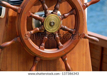 Steering Wheel Sailboat / Steering wheel of the old sail ship
