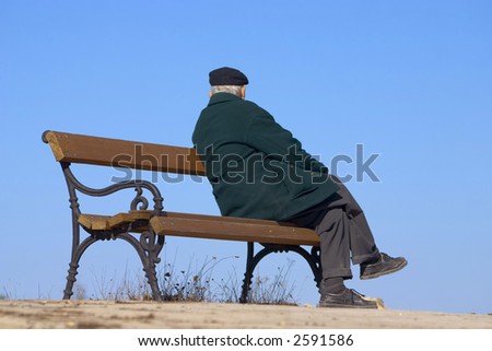 Old men on a bench, backfacing