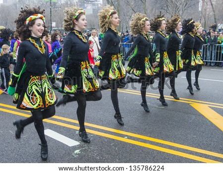 CHICAGO - MARCH 16 : Irish dancers participate at the annual Saint Patrick\'s Day Parade in Chicago on March 16 2013