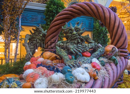 LAS VEGAS - SEP 18 : Fall season in Bellagio Hotel Conservatory & Botanical Gardens on September 18, 2014 in Las Vegas. There are five seasonal themes that the Conservatory undergoes each year.