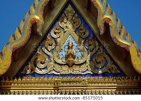 Detail of a temple\'s roof in Bangkok, Thailand
