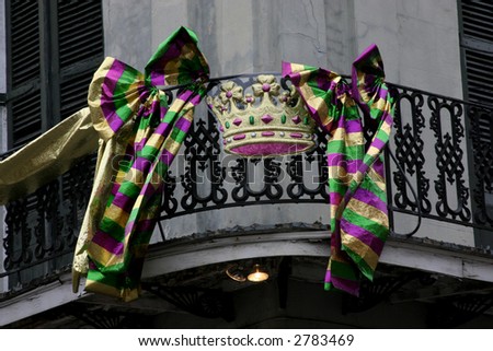 mardi gras new orleans balcony