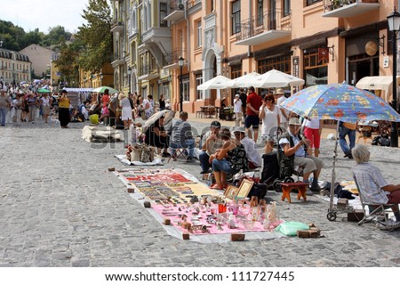 KIEV, UKRAINE - AUGUST 24: Sellers of the Holiday Fair at the time of the Independence Day of the country Ukraine on August 24, 2012 in the old Eastern European city Kiev, Ukraine.