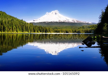 The beautiful Mount Hood reflection in Trillium Lake