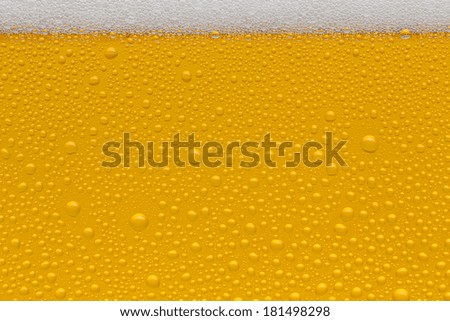 Droplets on a beer glass with form crown