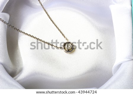 Expensive elegant beautiful jewelry single diamond stone necklace white gold pendant in the gift box