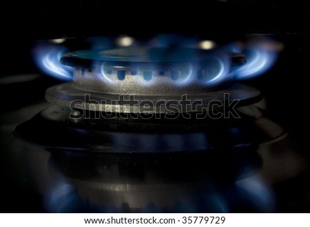 Kitchen range burning gas