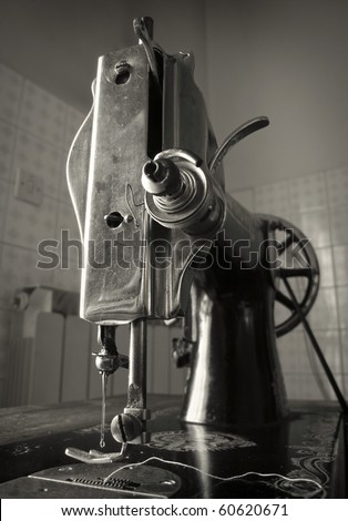 1930 circa vintage sewing machine