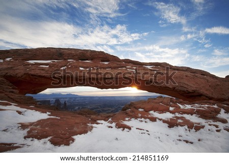 Mesa Arch Sunrise in winter, Canyonlands National Park