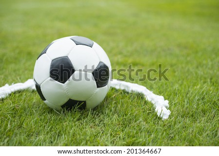 Soccer ball foam spray free kick line, spray