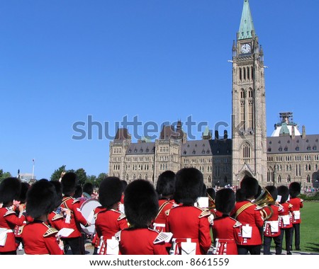 canadian Guard in front the parliament