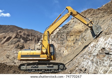 excavator in mine work