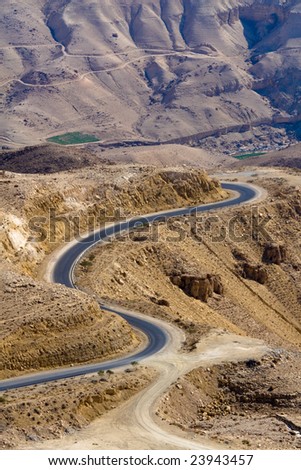 Wadi Mujib - King \'s road area, curvy highway with desert landscape in Jordan.