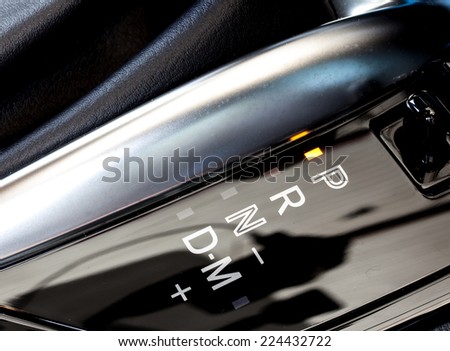 automatic gear shift position indicator in a car