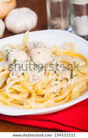 creamy garlic pesto chicken pasta