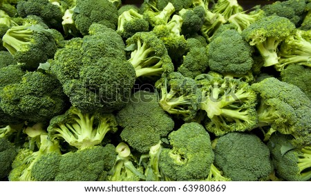 Broccoli in a pile on a farm stand