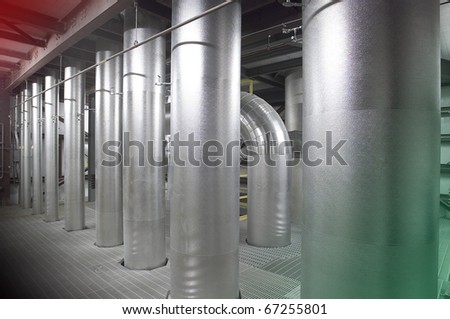 Heating and cooling pipes in a power station