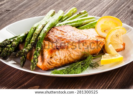 Grilled salmon and asparagus