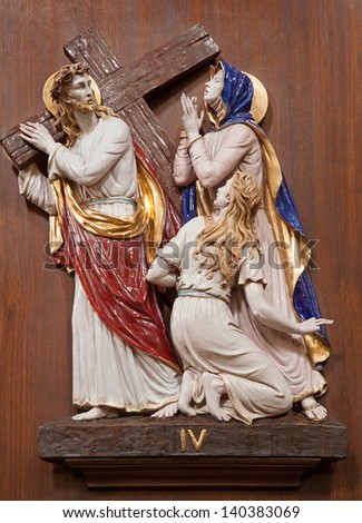 VERONA - JANUARY 28: Jesus and his Mother on the cross way. One part of ceramic cross way from st. Nicholas church (Chiesa di San Nicolo) on January 28, 2013 in Verona, Italy.