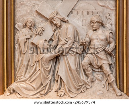 VIENNA, AUSTRIA - DECEMBER 17, 2014: The Jesus meet his mother relief as one part of Cross way cycle in Sacre Coeur church by R. Haas from end of 19. cent.