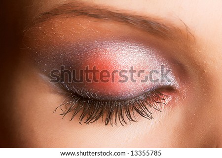 Красив грим Stock-photo-beautiful-female-eyes-with-sparkly-make-up-13355785