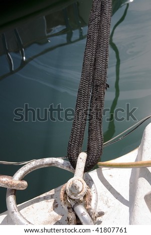 Looped spliced tie line for a boat.