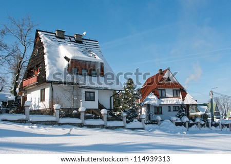 [Obrazek: stock-photo-houses-mountain-snow-114939313.jpg]