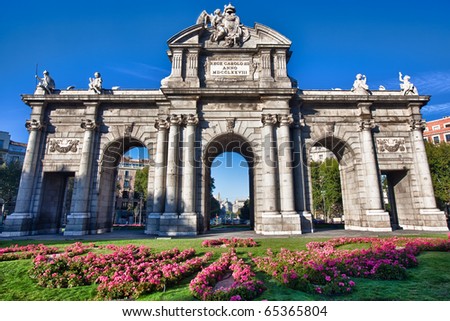 The Puerta de Alcala is a monument in the Plaza de la Independencia (\