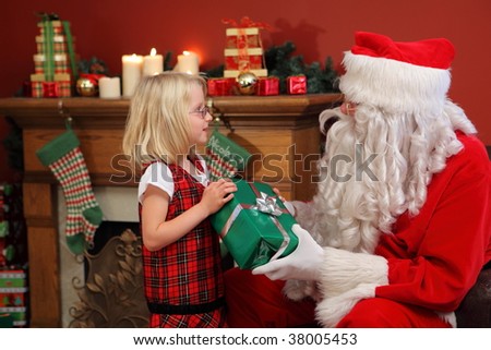 Amy Mihaljevic Jonbenet same killer theory - what might have happened Stock-photo-santa-claus-gives-young-girl-christmas-gift-38005453