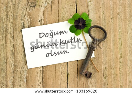 birthday card with key and clover on board/happy birthday/turkish