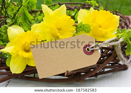 Bouquet with daffodils and label/daffodils/flowers