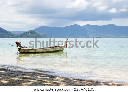 Thai boat in the sea/sea/boat