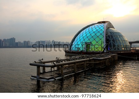 Moonlight Rainbow Fountain in the Han River in South Korea-in the morning