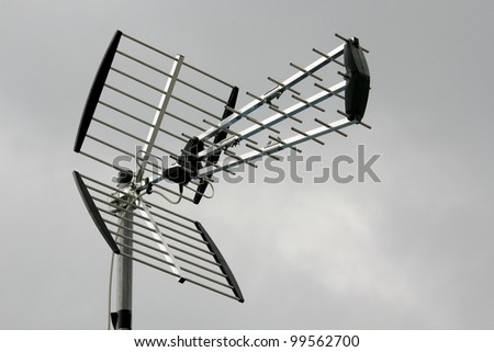 The aerial/the aerial for terrestrial television broadcasting