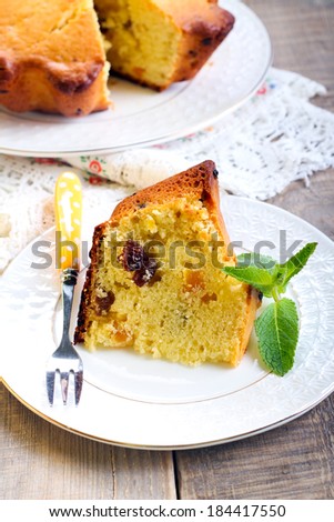 Raisin & dry apricot cake