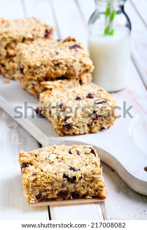 Oat bars with cranberry, nuts and seeds