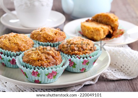 Carrot and apple muffins with raisin