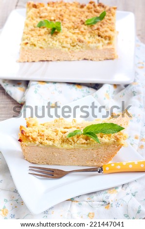 Pumpkin cheesecake with streusel topping