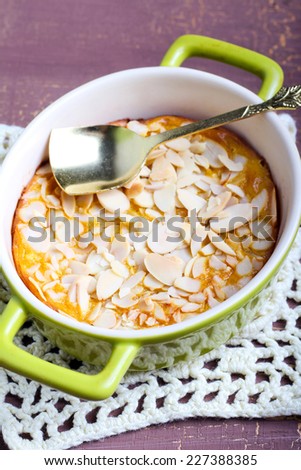 Pumpkin pudding with almond topping