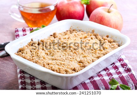 Apple crumble with wholemeal and oat topping
