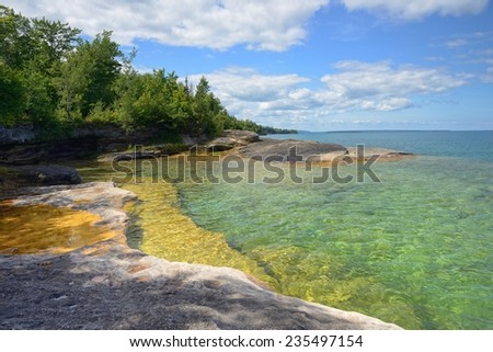Tropical looking cove on Lake Superior in Michigan\'s Upper Peninsula