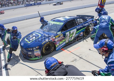 Richmond, VA - Apr 26, 2015:  Ricky Stenhouse Jr. (17) brings his race car in for service during the Toyota Owners 400 race at the Richmond International Raceway in Richmond, VA.