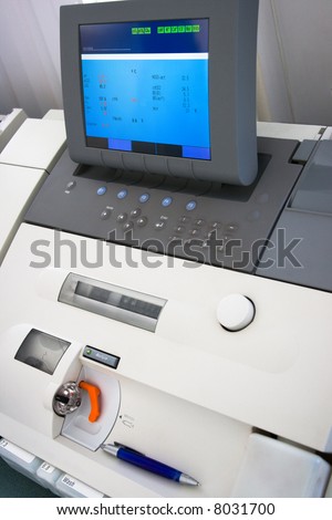 medical device for blood analysis with LCD monitor