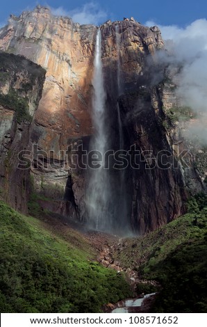 View of the Angel Falls ( Salto Angel ) is worlds highest waterfalls (978 m) - Venezuela, South America
